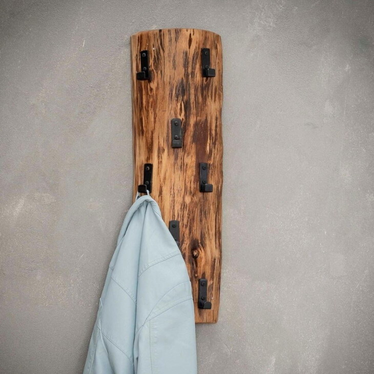 RINGO-Living Massivholz Garderobe Mani mit 8 Haken in Natur-dunkel und Schwarz-matt